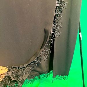 Size 8 Black Skirt with Split Lace Ornament Elegant chic Brand New Back Zipper